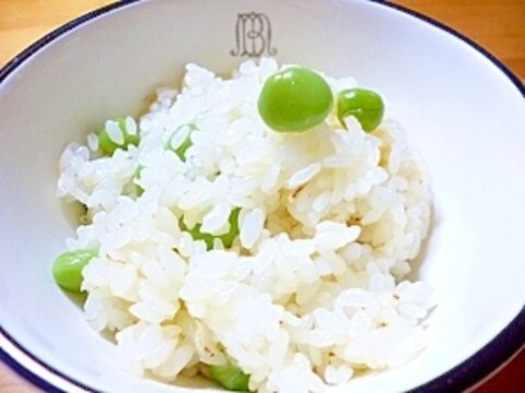 超簡単!冷凍ご飯が変身、豆ごはん